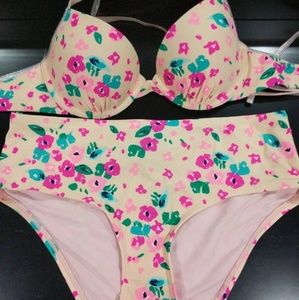 Arie bikini